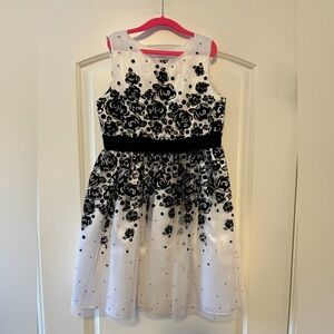 Youngland Black Floral Kids Dress - 10/12